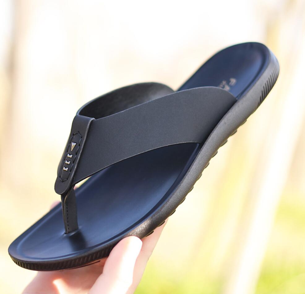 Fashion Light Men's Leather Slippers 2024 Summer Shoes for Men Outdoor Wading Slip On Sandals Soft Beach Antiskid Sports Men's Flip Flop