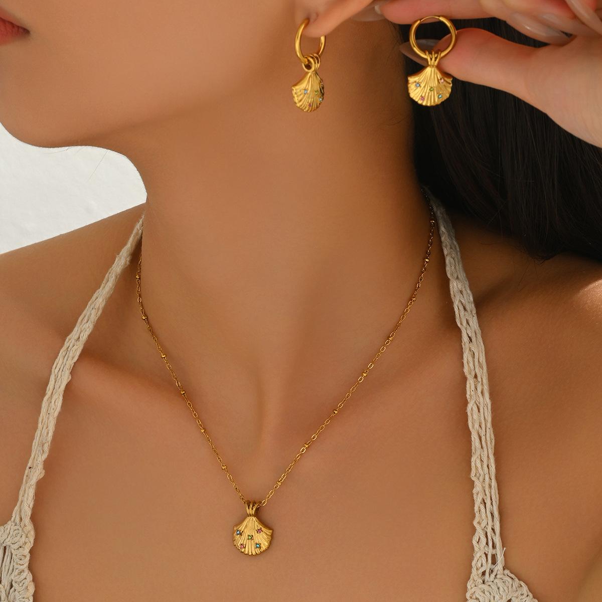 

Ocean Wind Women s Jewelry Set, Niche Shell Set with Jewel Design Earrings, Versatile Long Necklace