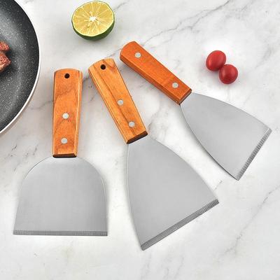 Pfannkuchen- und Steakspatel mit Holzgriff, handlich für Pfannengerichte und Teppanyaki, ideal zum Zubereiten und Servieren von Pfannkuchen und Obst.