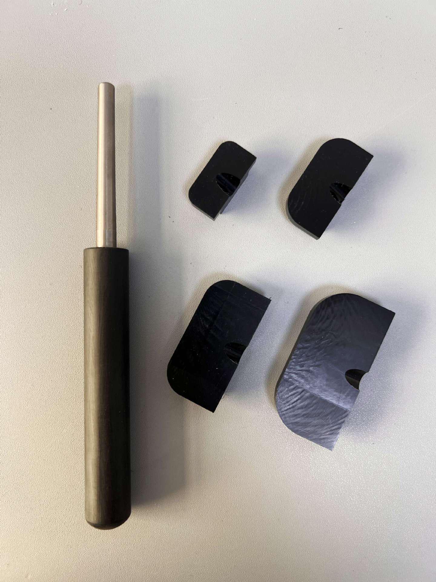 

Alto Saxophone Reed Hole Repair Tool Repair Handle + 4 Support Pads чорний