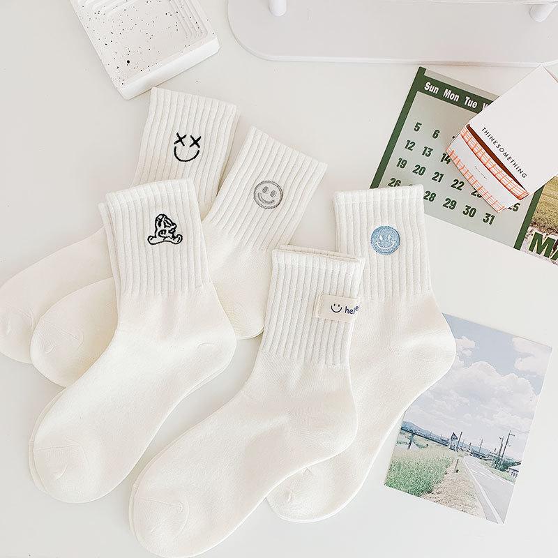 Women's Korean Style Smiley Embroidered Mid-Calf Sports Socks - Odor-Resistant & Sweat-Absorbent