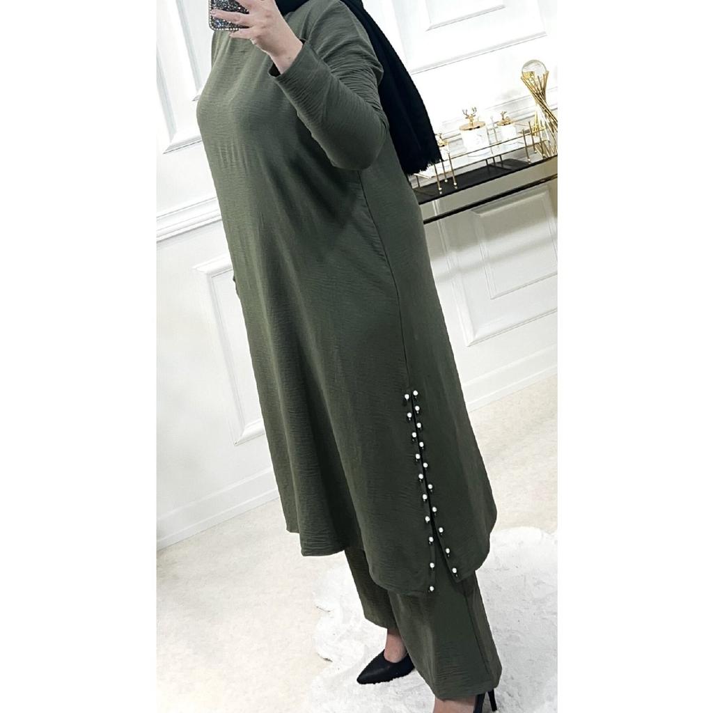 Large Size Pearl Suit With Slits On The Sides - Black