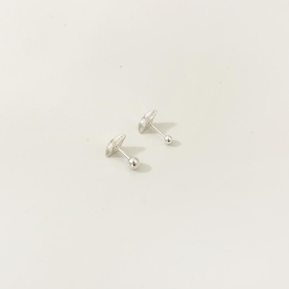 Still Instant One Shining Moment - E12 - Piercing