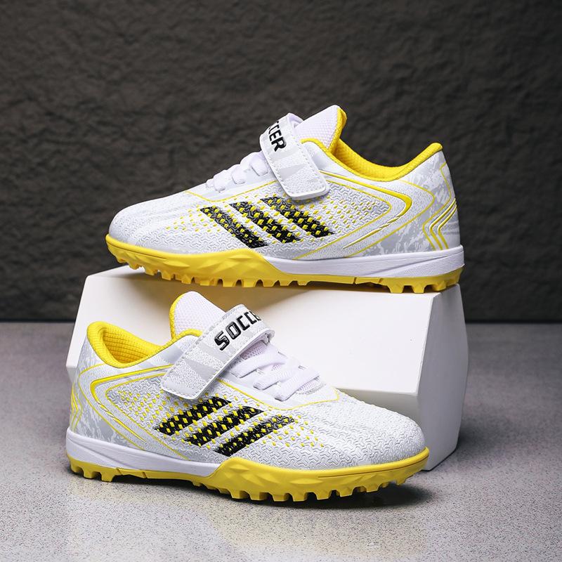 

Новые детские футбольные бутсы для девочек, бутсы с шипами, для учащихся начальной и средней школы, бутсы для пинг-тренировок, спортивная обувь, плоские кроссовки для девочек 39 белый