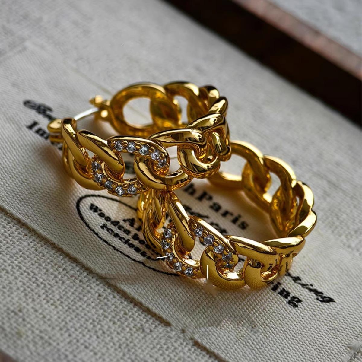 Серьги-кольца с interlocking chain от Xu I и Zhao Ruth, серьги с круглым зажимом, серьги нишевого дизайна