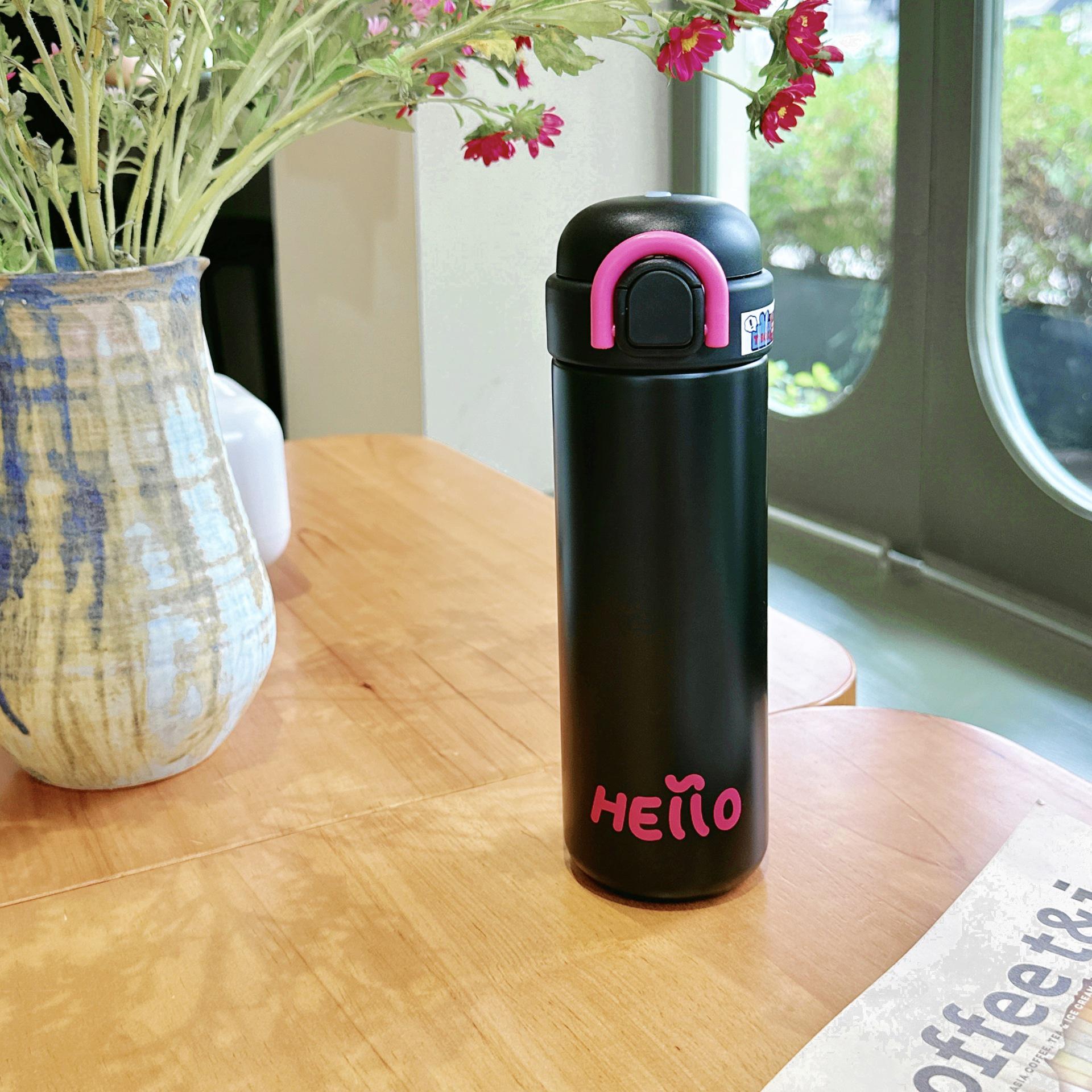 

Очаровательная мультяшная термокружка: Портативный, удобный для использования в школе, из нержавеющей стали с откидной крышкой и двойной трубочкой для питья Black Cup Body