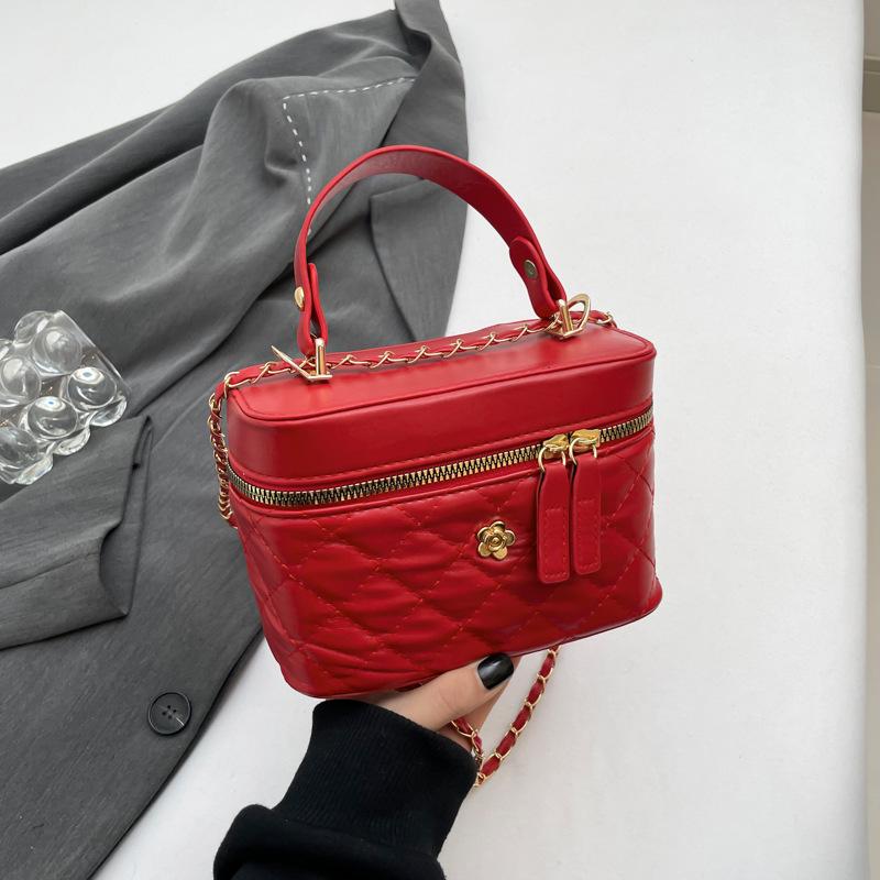 2 Winter new diamond chain portable women's bag fashionable personality shoulder crossbody bucket bag