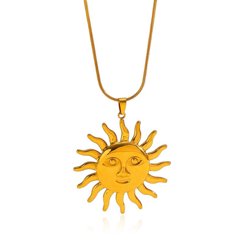 European and American Personalized Sun Pendant Titanium Steel Necklace 18k Gold Collarbone Chain Light Luxury Non-fading Stainless Steel Collarbone