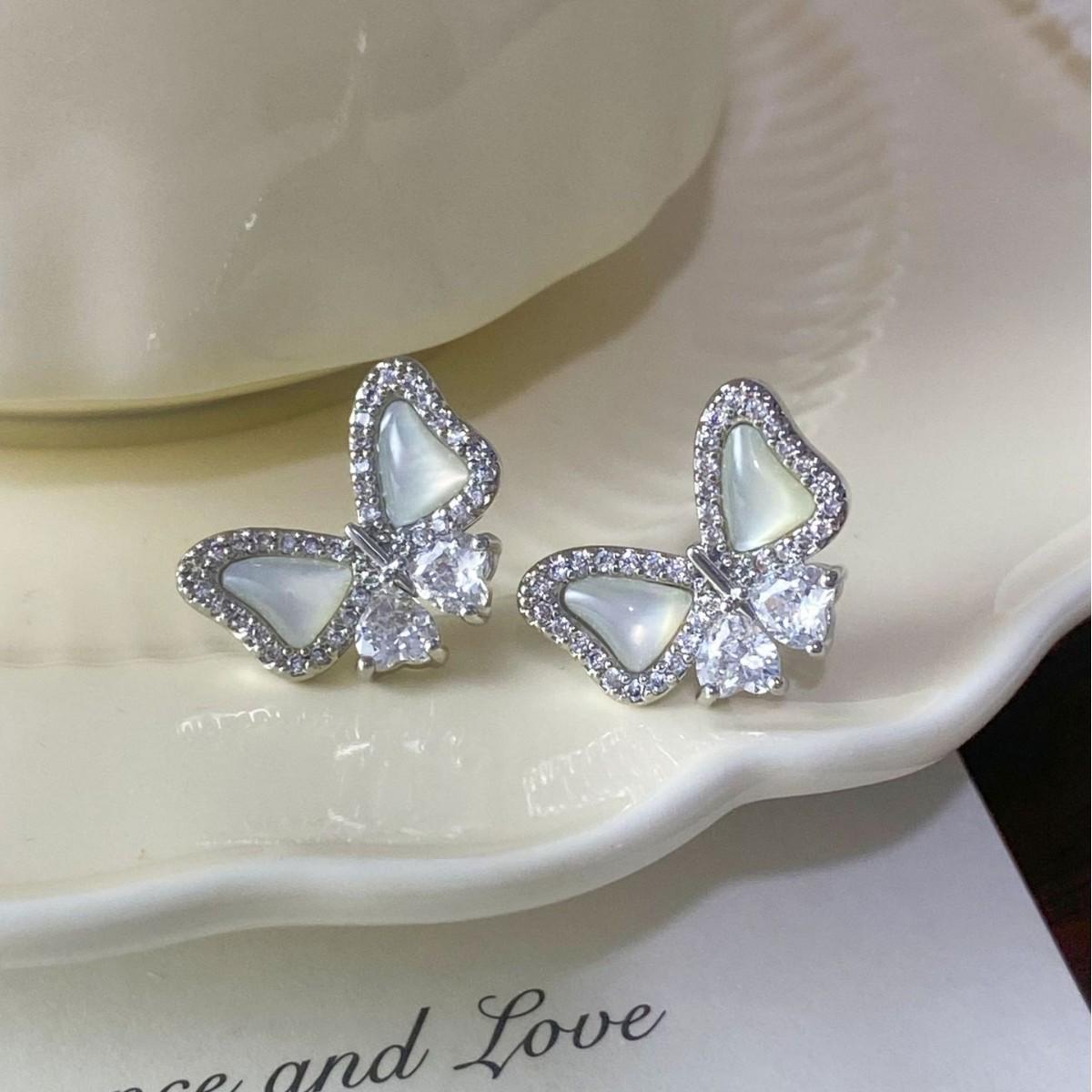 Exquisite French Micro-set Cubic Zirconia & Mother-of-Pearl Butterfly Stud Earrings - Sweet, Versatile, Light Luxury Design for Women