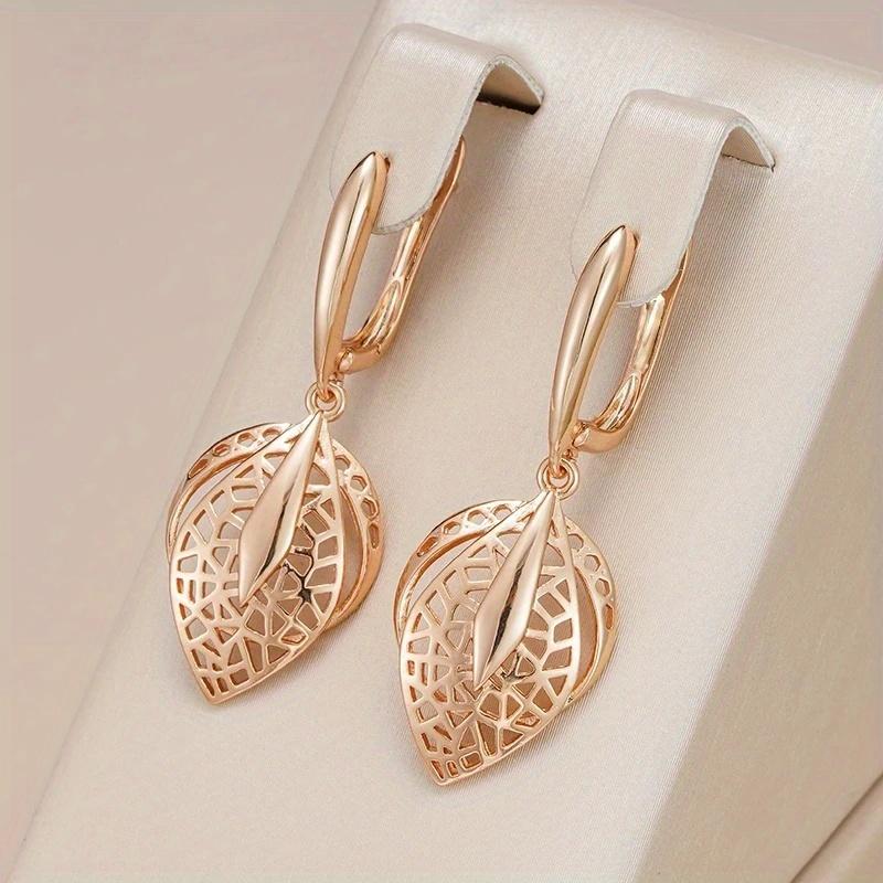 Exquiaite Hollowed Leaf-shaped Golden Plated Pendant Earrings for Women Elegant Daily Holiday Jewelry Accessories Crafts