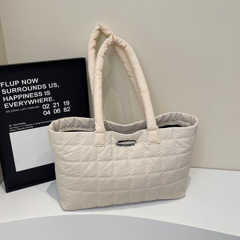 Winter New Casual Fashion Simple Shoulder Bag Women's Bag Hand Carry Large Capacity Commuter Shoulder Bag Beautiful Tote Bag