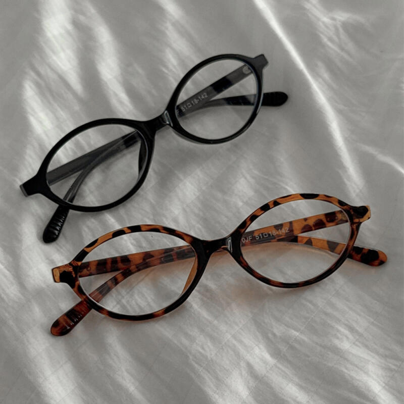 Daily Hopi Round Horn-Rimmed Glasses black