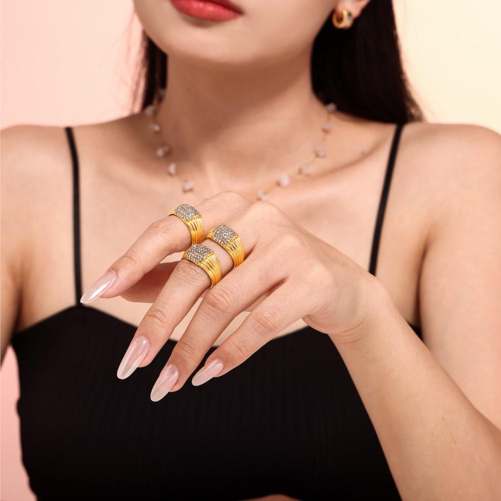 Damenring mit glänzenden Strasssteinen, 18 Karat vergoldet, wasserfest, nicht anlaufend, gegossene Edelstahlringe für Damen, luxuriöser Damenschmuck