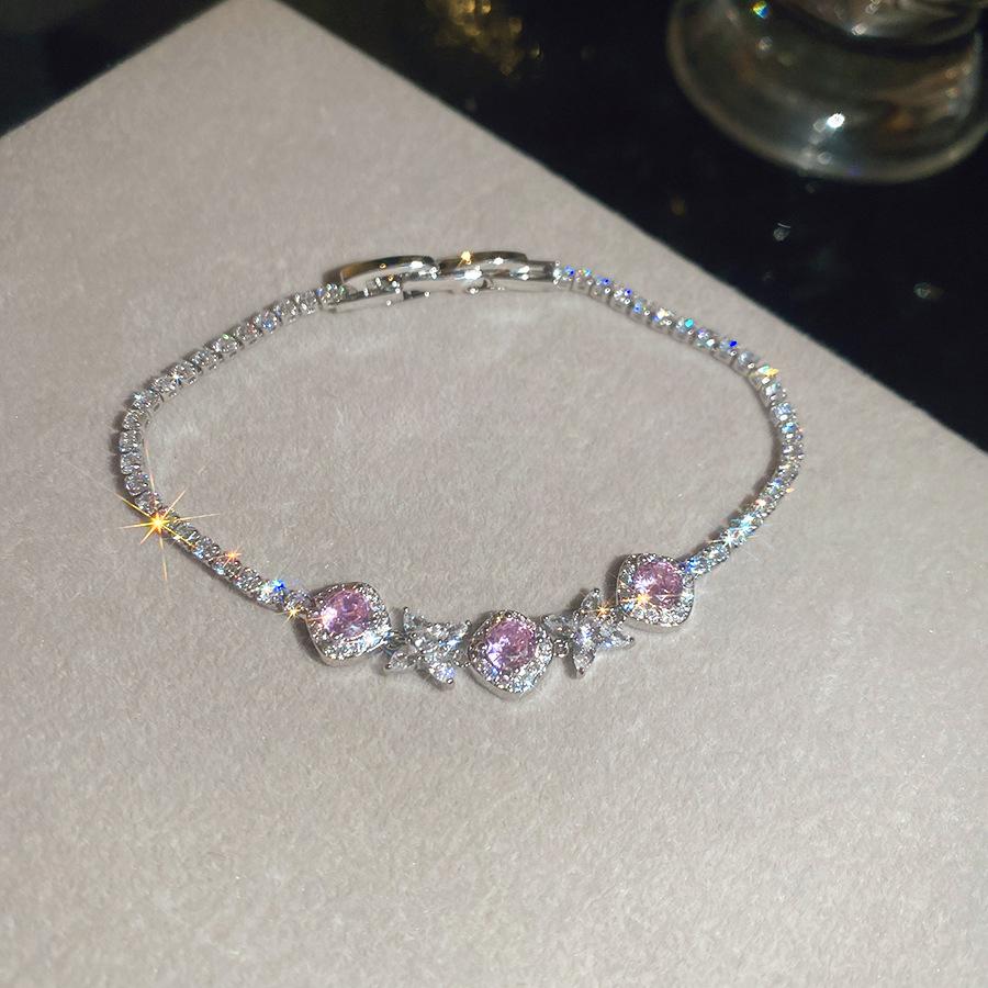 Корейский геометрический браслет-ромб с цветами из циркона: Элегантные роскошные украшения для рук для женщин