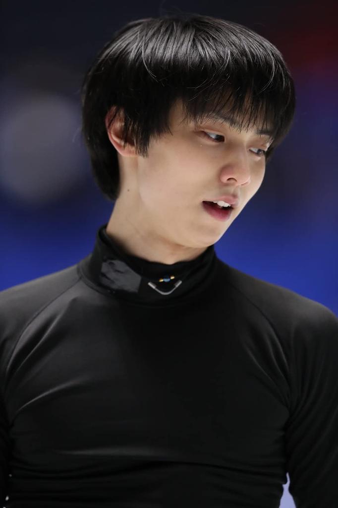 KISS & CRY Special Edition Yuzuru Hanyu POSTCARD BOOK Hearts (TOKYO NEWS MOOK)