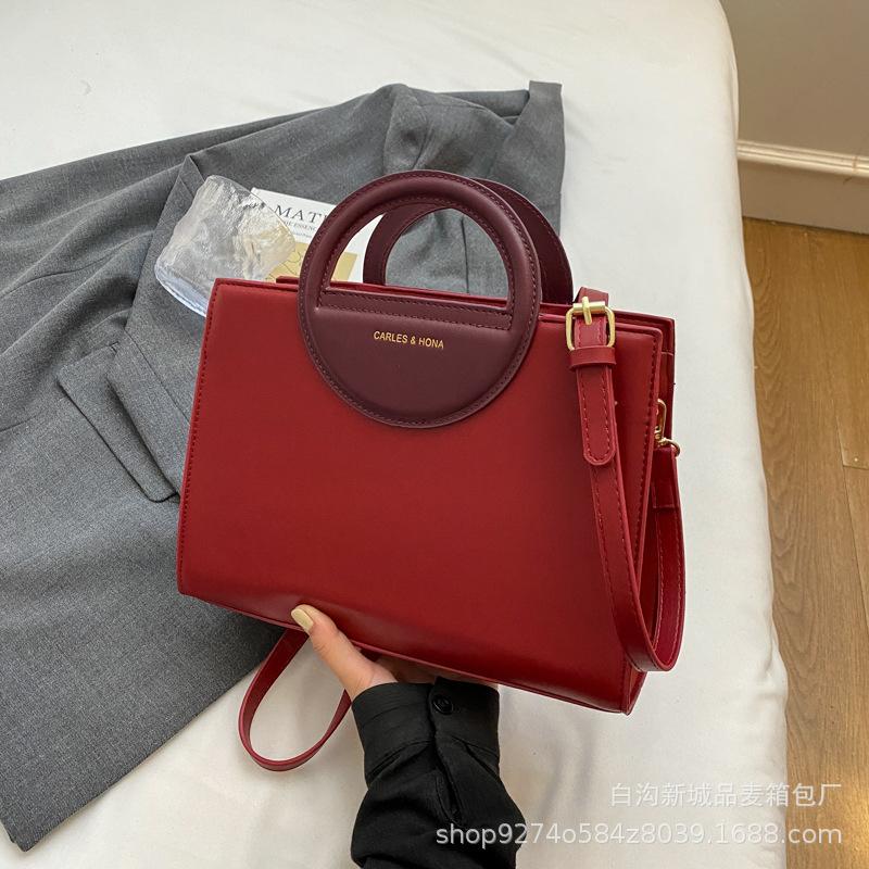 

Portable red bag women s 2025 new versatile high-end niche red tote bag wedding bag bridal messenger bag бордовый