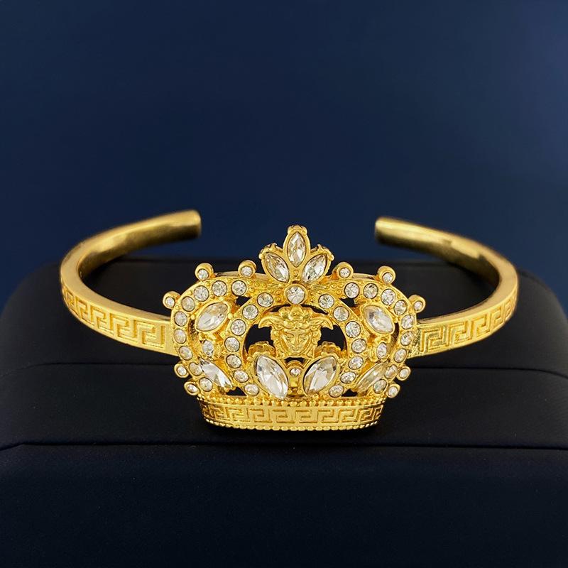 Foreign Trade Wish Fanjia Medusa Hollow Crown Set Jewelry Medieval Accessories Long Necklace