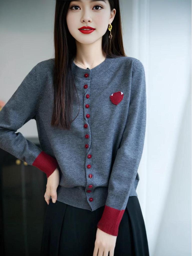 2025 Autumn/Winter Women's Velvet Heart Patchwork Knit Cardigan: Round Neck, Color Block, Long Sleeve, Korean Style.
