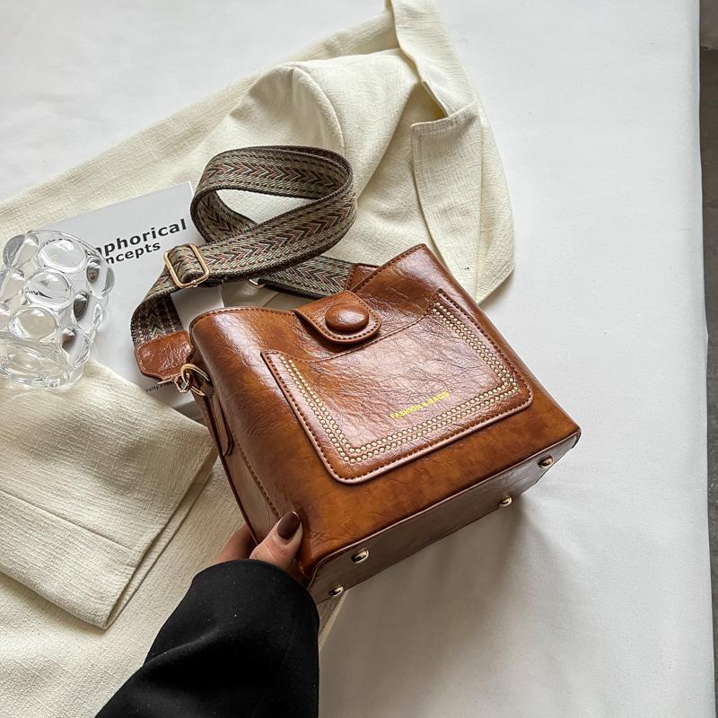 

Сумки через плечо в винтажном стиле для женщин, однотонные, большая вместительная сумка-ведро, роскошные дизайнерские кошельки и сумки 19x17x11cm