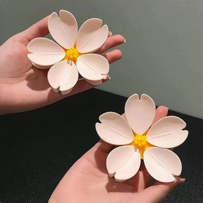 Sakura Magnetic Clip Creative Kitchen Gadget Multifunctional Snack Sealer Food Storage Unique Petal Clip Cute Home Fridge Magnet