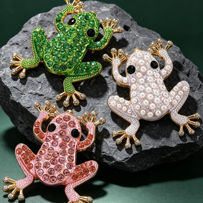 Exquisite Green Rhinestone Tree Frog Brooch Little Animal Pin Fashion Cute Jewelry Accessory Gift for Wear and Correction