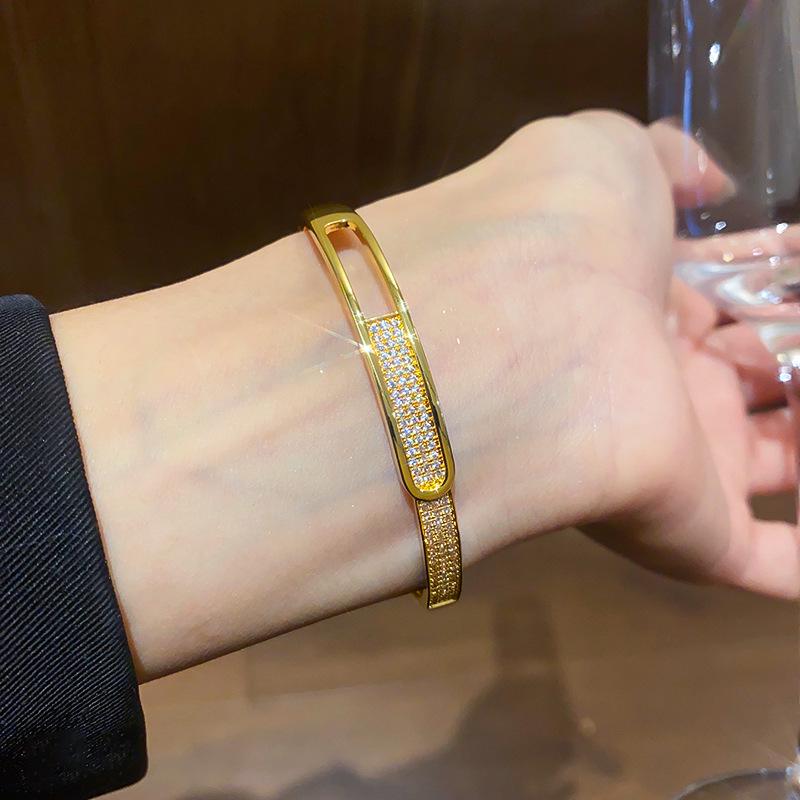 14K Gold-Plated Zircon Starburst Flower Bracelet, Light Luxury Fashion Bangle