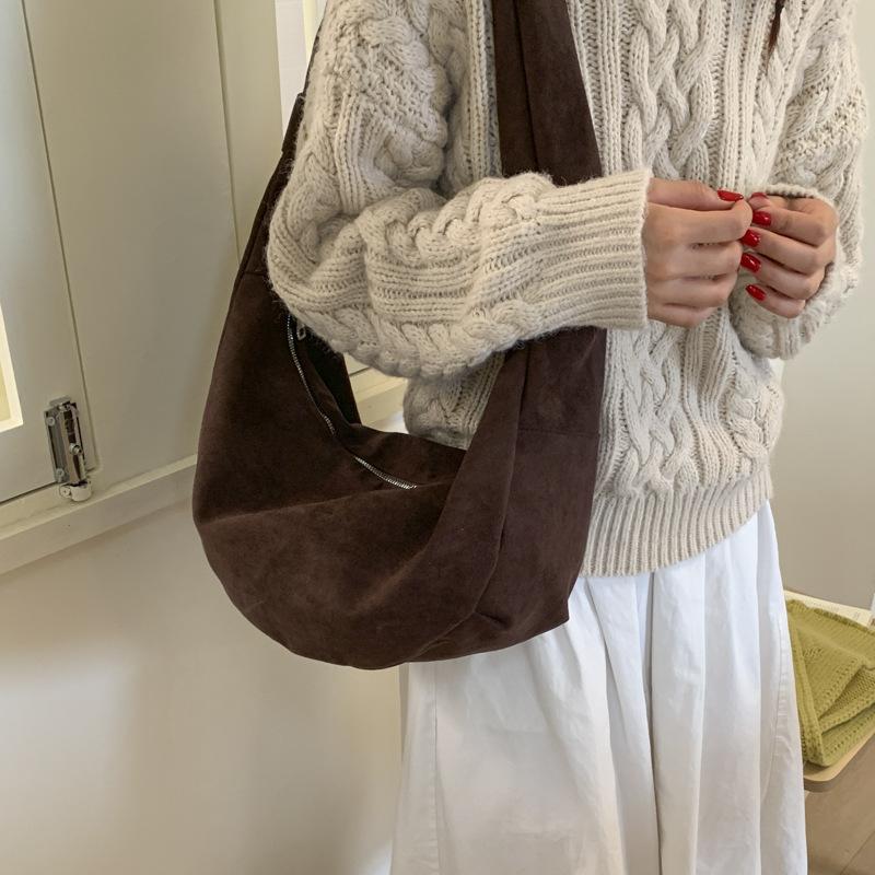 Retro Bag Women's 2025 New Popular Fashion Shoulder Bag High Sense Simple Large Capacity Commuter Dumpling Bag