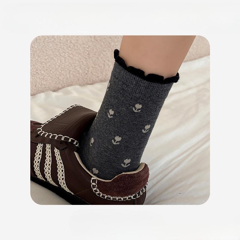 Female Autumn Winter Vintage Cute Tulip Lace Bubble Mouth Tube Cotton Socks