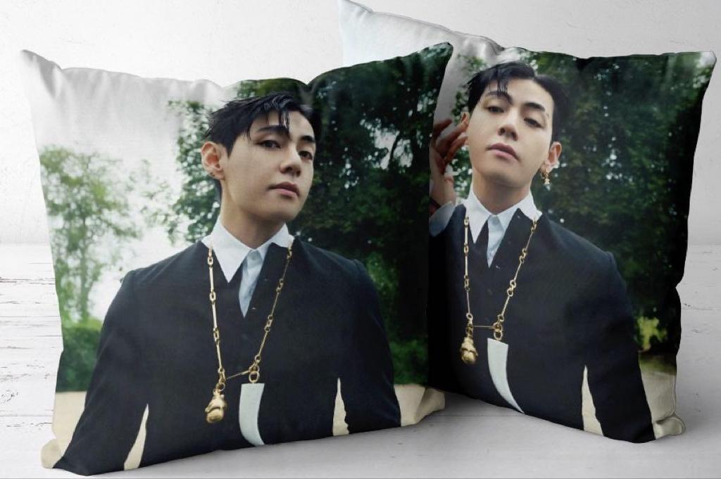 [USED] BTS Cushion Cover WKorea Taehyung V Tae