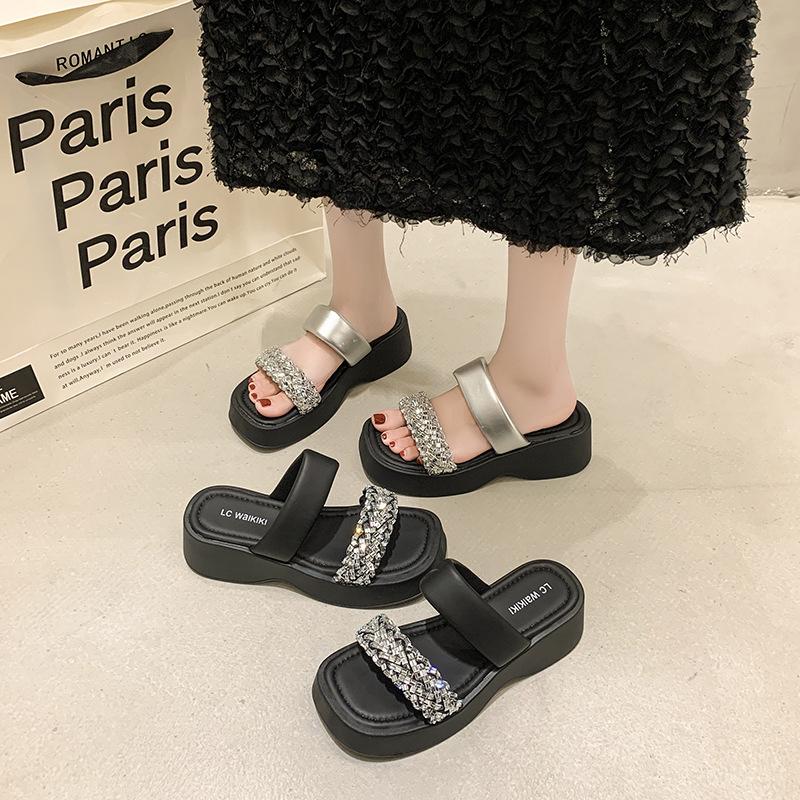 Small man thick-bottomed slope heel rhinestone outer slippers women's 2025 new summer versatile square head open-toed sandals