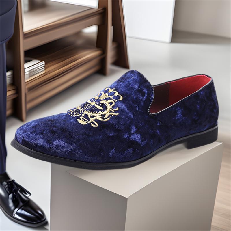 Nya Mode Vardagliga Klänningsskor För Män Spetsig Broderimönster Slip On Loafers Bröllop Formella Skor Zapatos Hombre