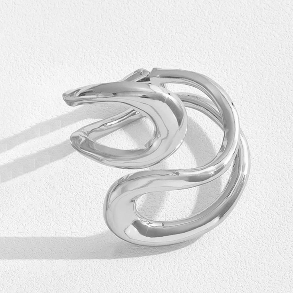 European and American jewelry, simple fashion niche multi-layer collar choker personality exaggerated wind snake bone necklace