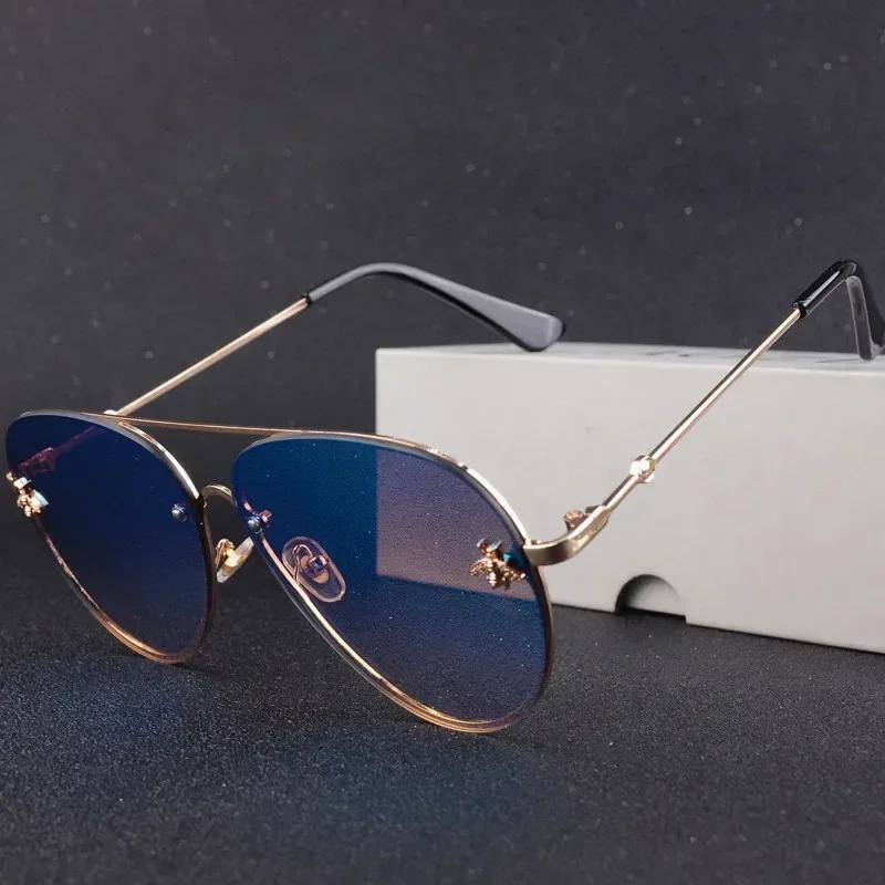 Square Sunglasses Men Women Designer Fashion Vintage Gradient Eyewear Metal Shades Driving Sun Glasses UV Protection