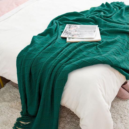 Knitted Blanket with Tassels Lightweight Stretchy Woven Blanket for All Season Machine Washable Throw Blanket for Couch Bed Sofa
