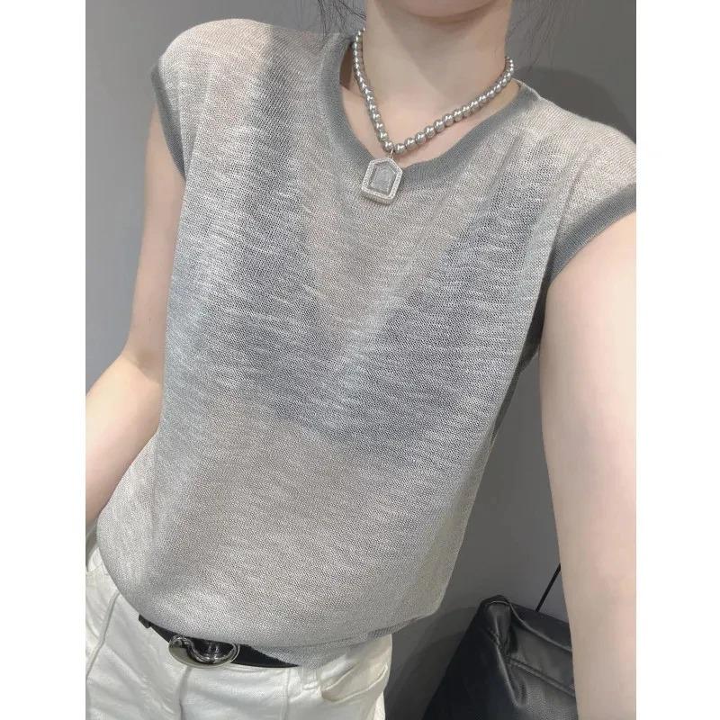 Women s Textured Sleeveless Round Neck Top S