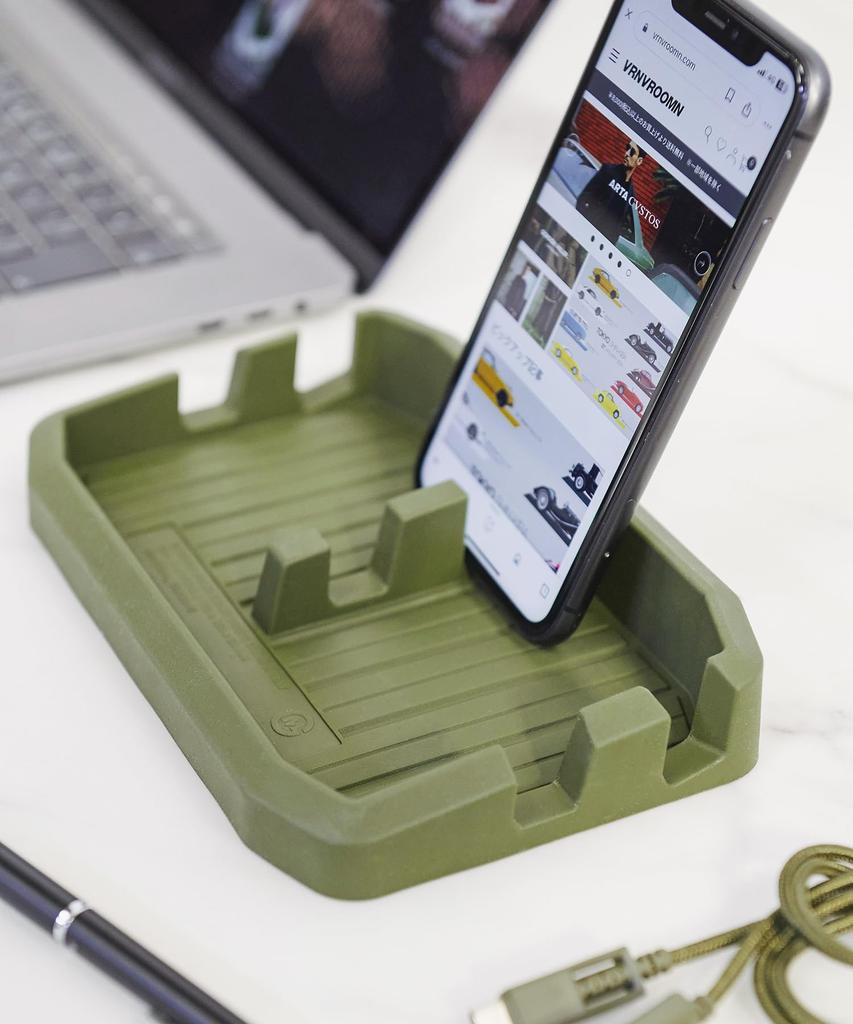 GORDON MILLER 1735852 Olive Drab Car Smartphone Stand Tray
