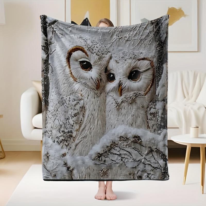 1pc White Owl & Snowy Owl Print Flannel Blanket - All-Season Soft Bedspread with Realistic Owl Feathers & Snowy Branches Design