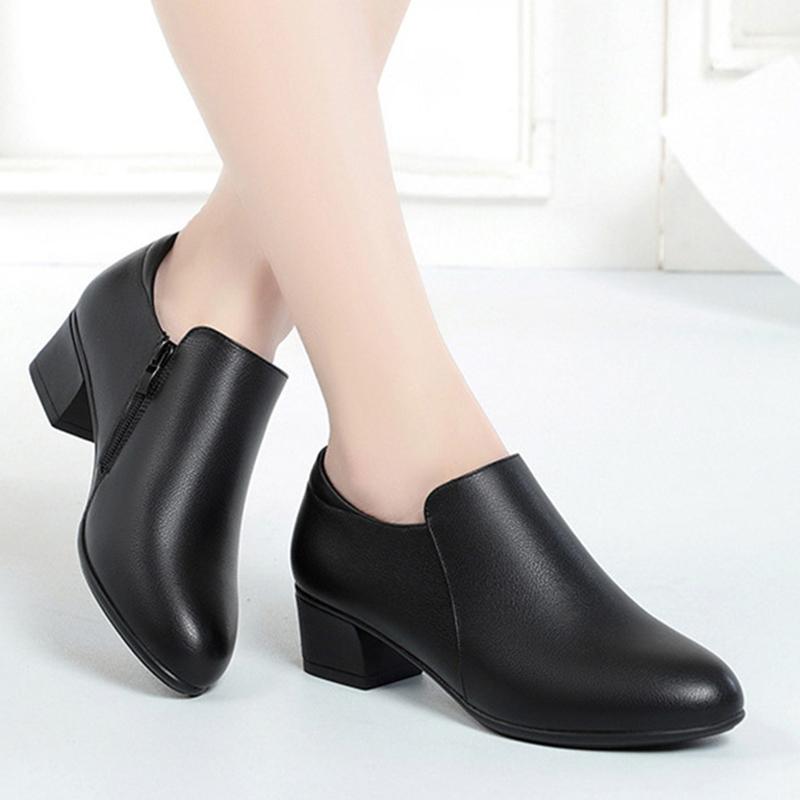 Moda Nowe Jesienne Damskie Mokasyny Miękka Skóra Szpiczasty Nosek Grube Obcasy Buty Wiosenne Głębokie Wycięcie Wygodne Solidne Robocze Pojedyncze Buty