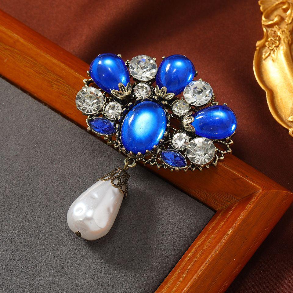 

Винтажные женские мужские броши-подвески с цветком и синим кристаллом, значки, классические элегантные унисекс, цветочные, в стиле тяжелой промышленности, булавки, корсажи для леди