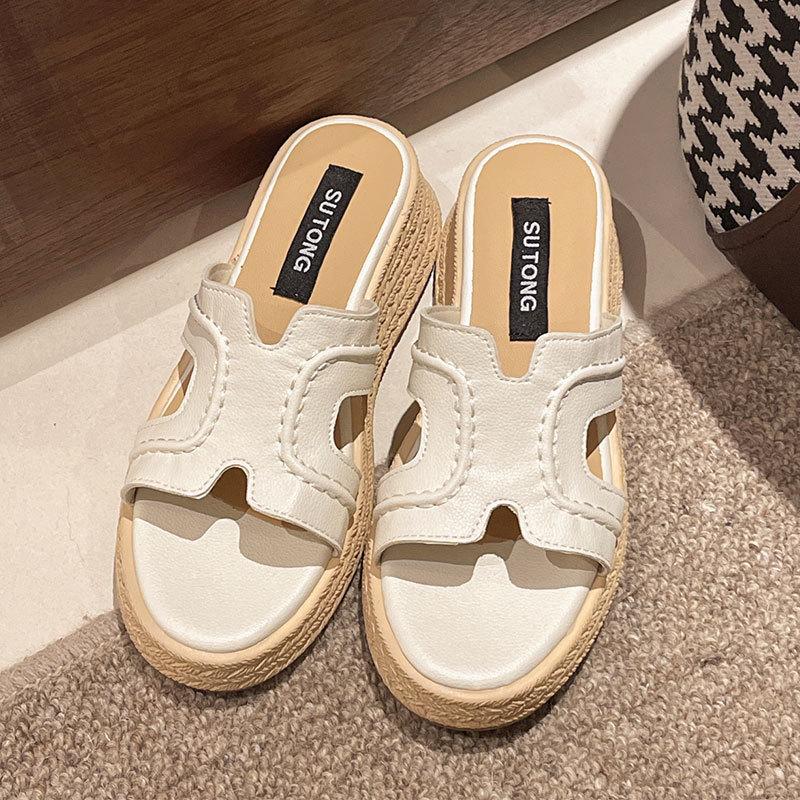 Thick-soled slope heel heightens and cools slippers for women's summer wear 2025 new models with skirts, high heels, one-word beach sandals