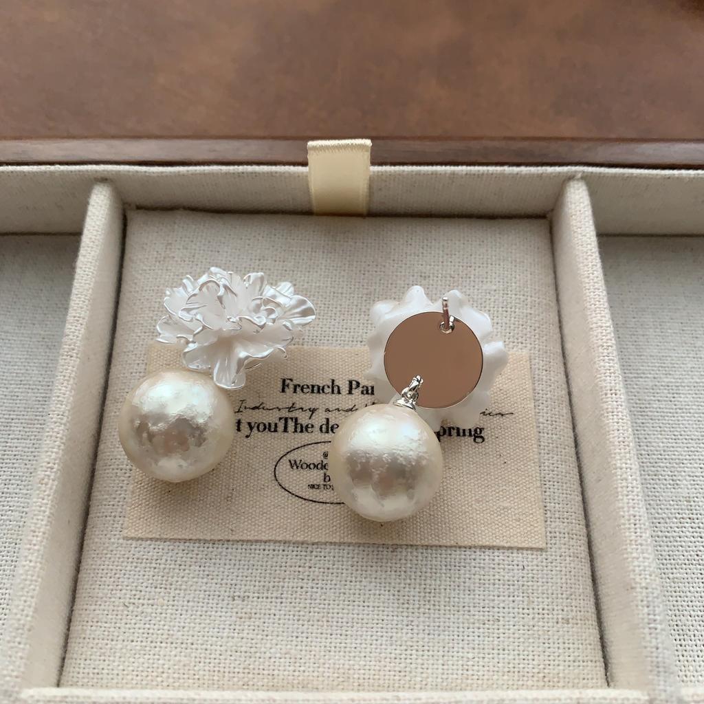 Geometric Flower Pearl Stud Earrings Retro Loose French Elegant Fashion Niche Minimalist Premium Earrings