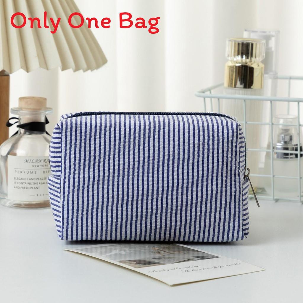 Polyester Striped Travel Toiletry Bag With Breathable Design For Men And Women