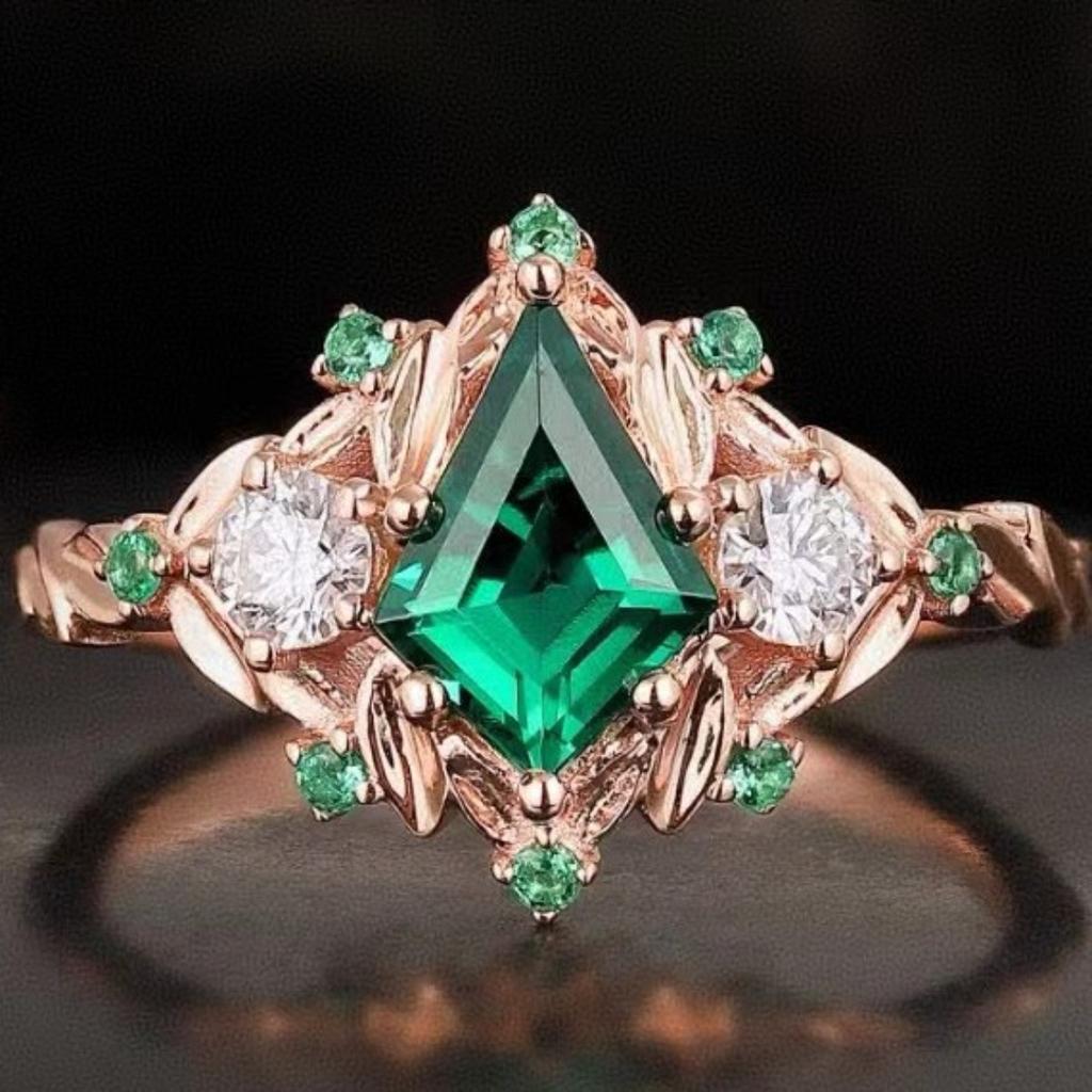 Luxuriöser neuer Rhombus Smaragd Zirkon Ring, Roségold Hofstil Damen Diamantring Direktverkauf.