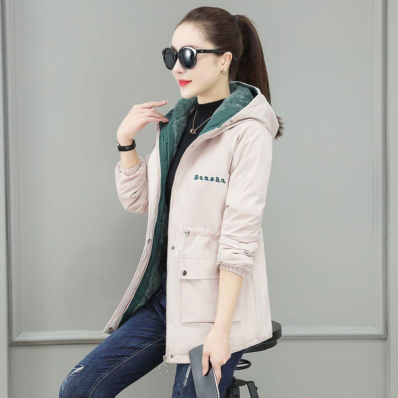 Modischer Damenmantel mit Kapuze aus Kunstpelz, Parka mit Reißverschluss im koreanischen Stil, neue Winteroberbekleidung aus dicker Baumwolle, schlankmachendes Design, Polyester, lässiger Stil