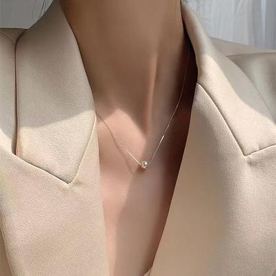 Collier de perles en surbrillance nouvelle chaîne clavicule d'été pour femmes haut de gamme design de niche de luxe léger chaîne de cou accessoires simples