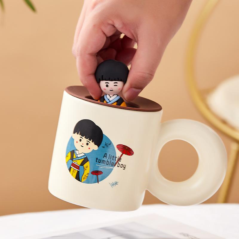Kreativer Stil Tasse Junge und Mädchen Paar Tassenpaar mit Deckel Keramik Wasserbecher Paar Frühstückstasse Kaffeetasse