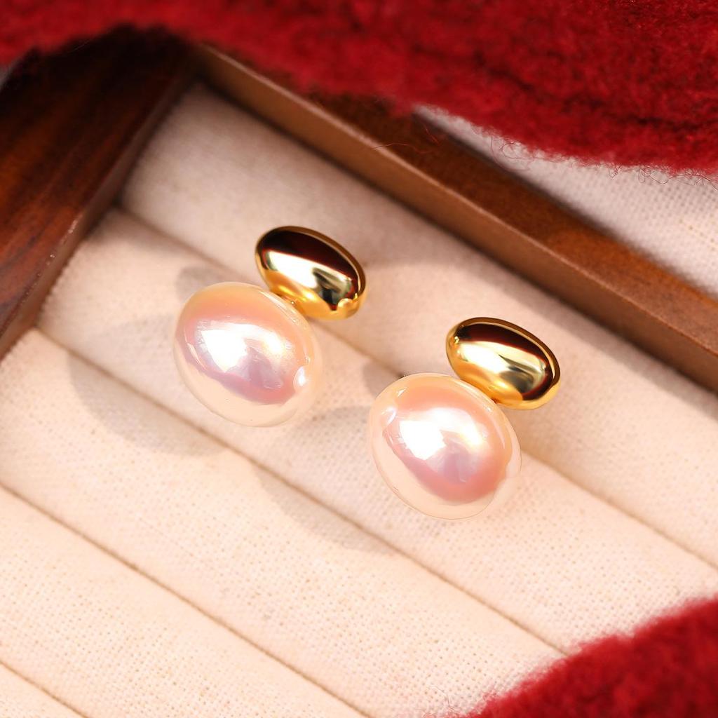 Luxury French Red Pearl Earrings: Elegant, Versatile, and Fashionable Stud Jewelry for Women