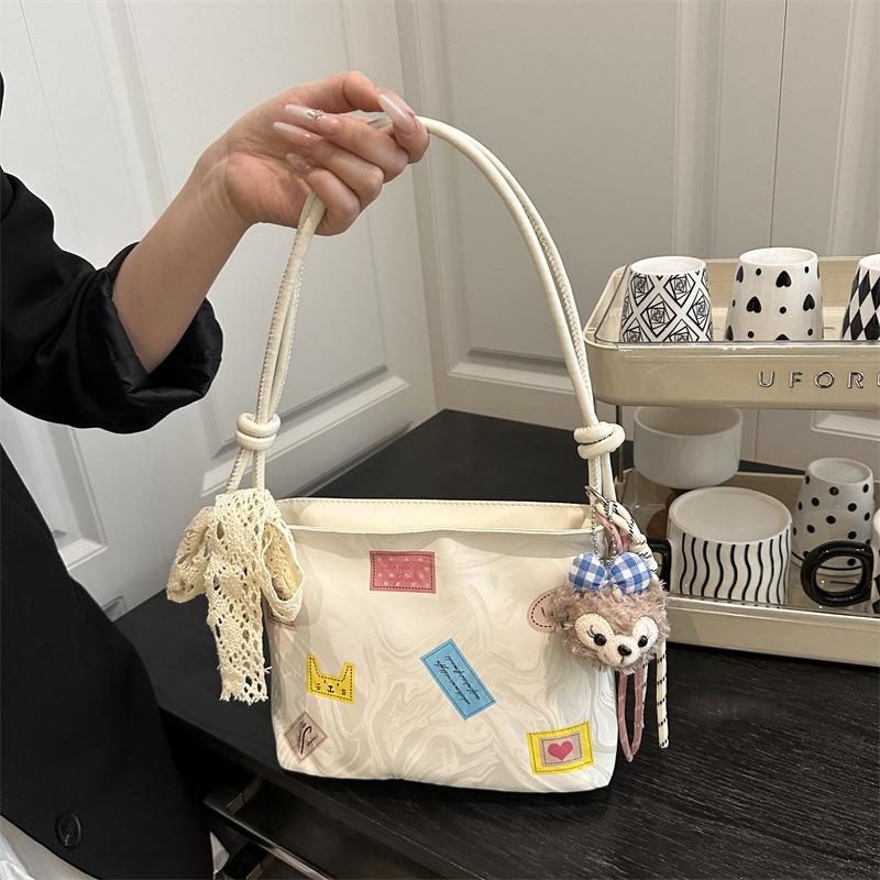 Spring New Casual Texture Premium Shoulder Bag Women's Niche Design Fashion Temperament Commuter Personality Messenger Bag