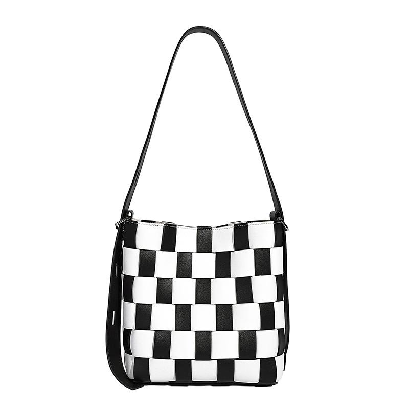 Vacation Style Niche Woven Bucket Bag, Women's New Fashionable Black and White Grid Single Shoulder Bag, Crossbody Bag, Large Capacity