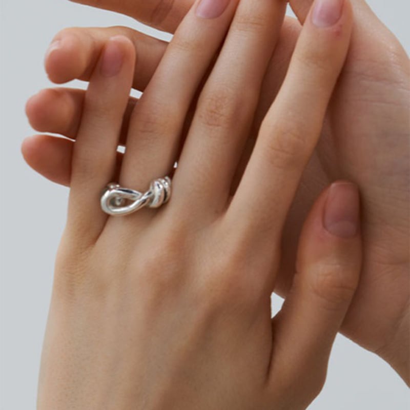 

FLIT KNOT GEMSTONE RING (WHITE) Silver - No Engraving